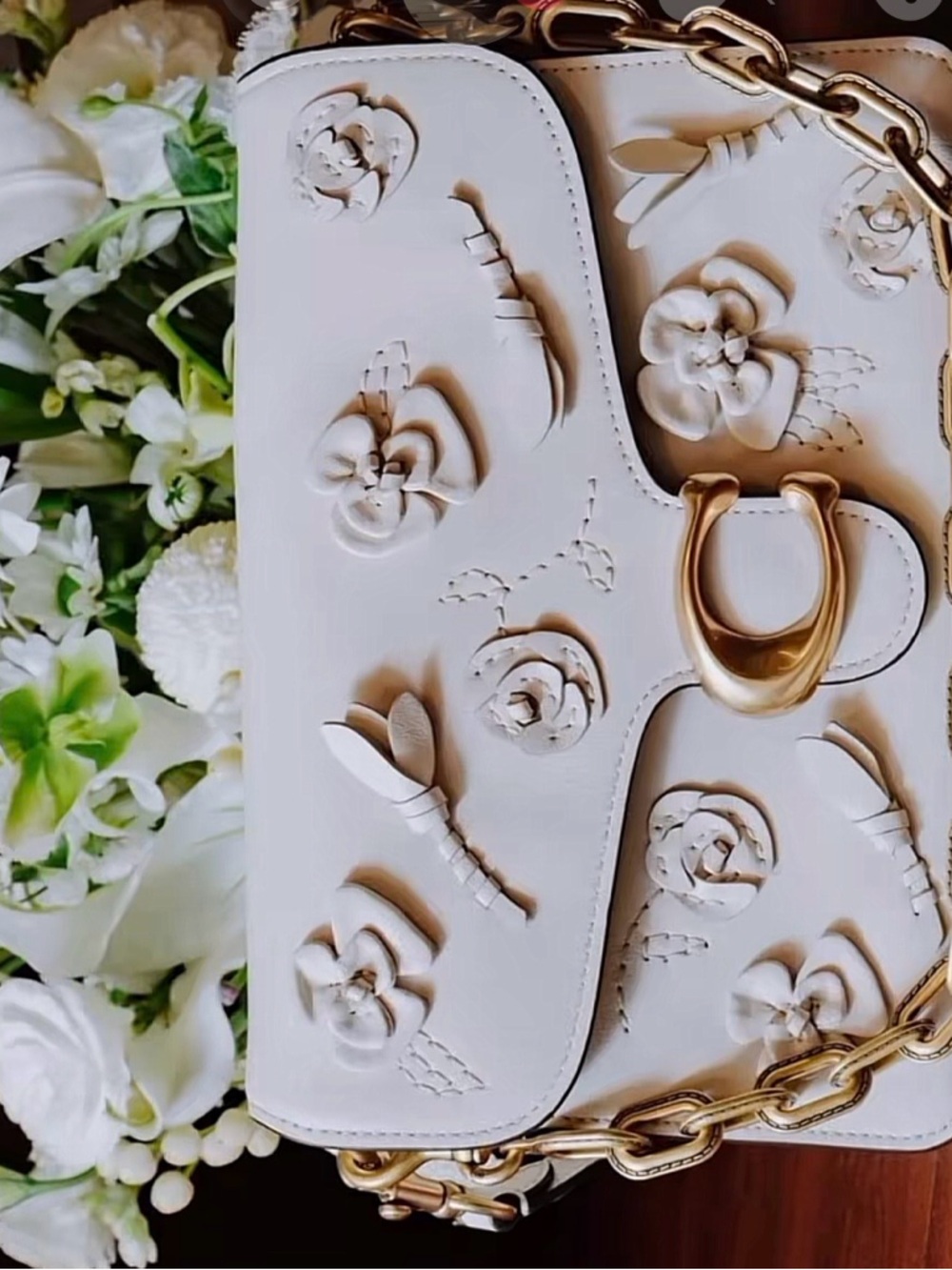 Coach Tabby 26 White Bag with Gold Floral Accents - New - Picture 7 of 7